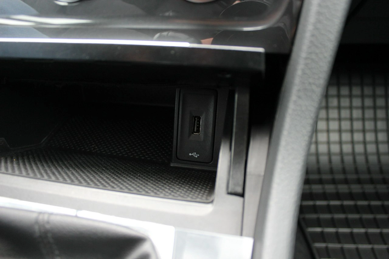 Volkswagen Golf - Zdjęcie 23