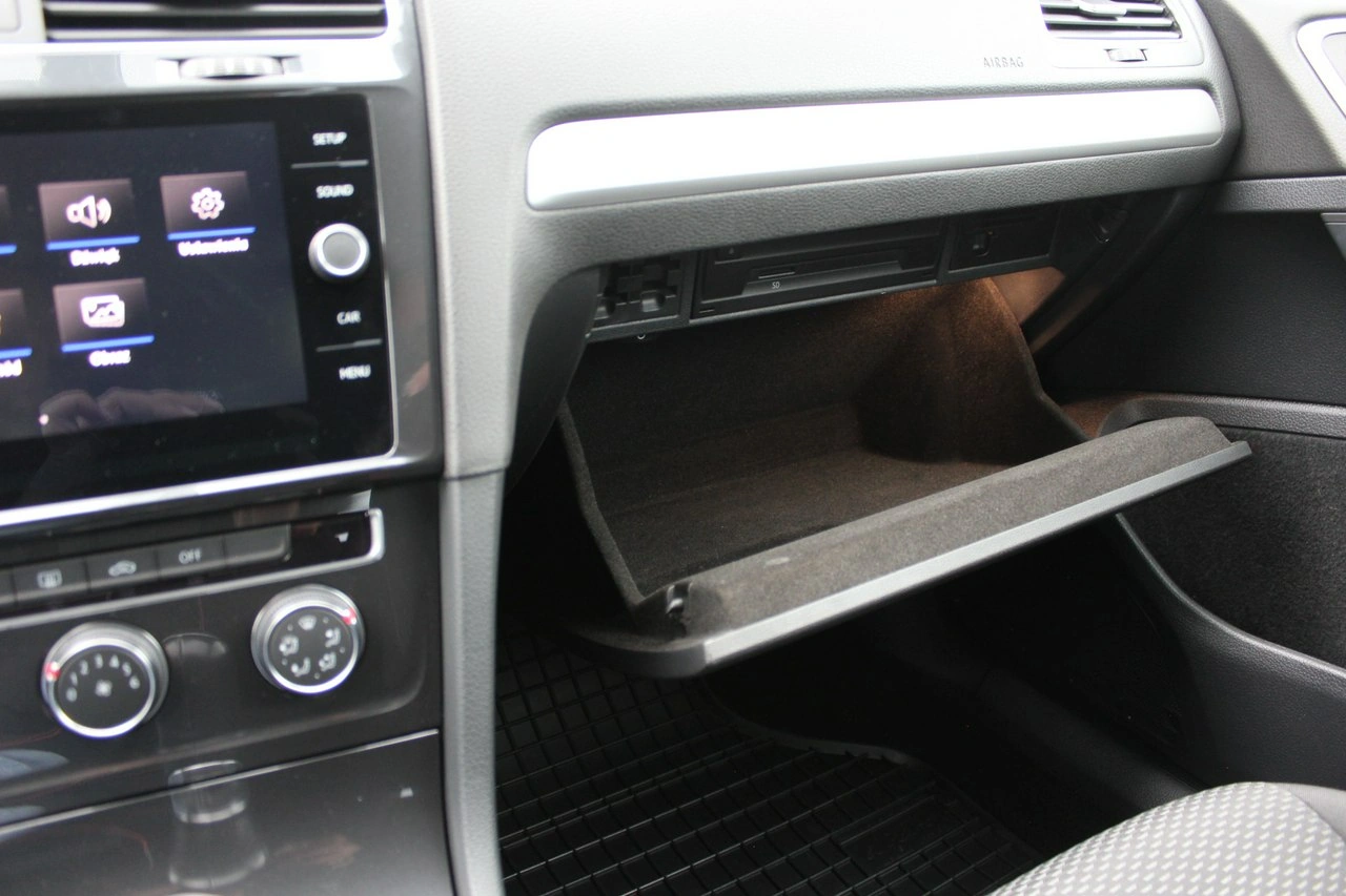 Volkswagen Golf - Zdjęcie 24