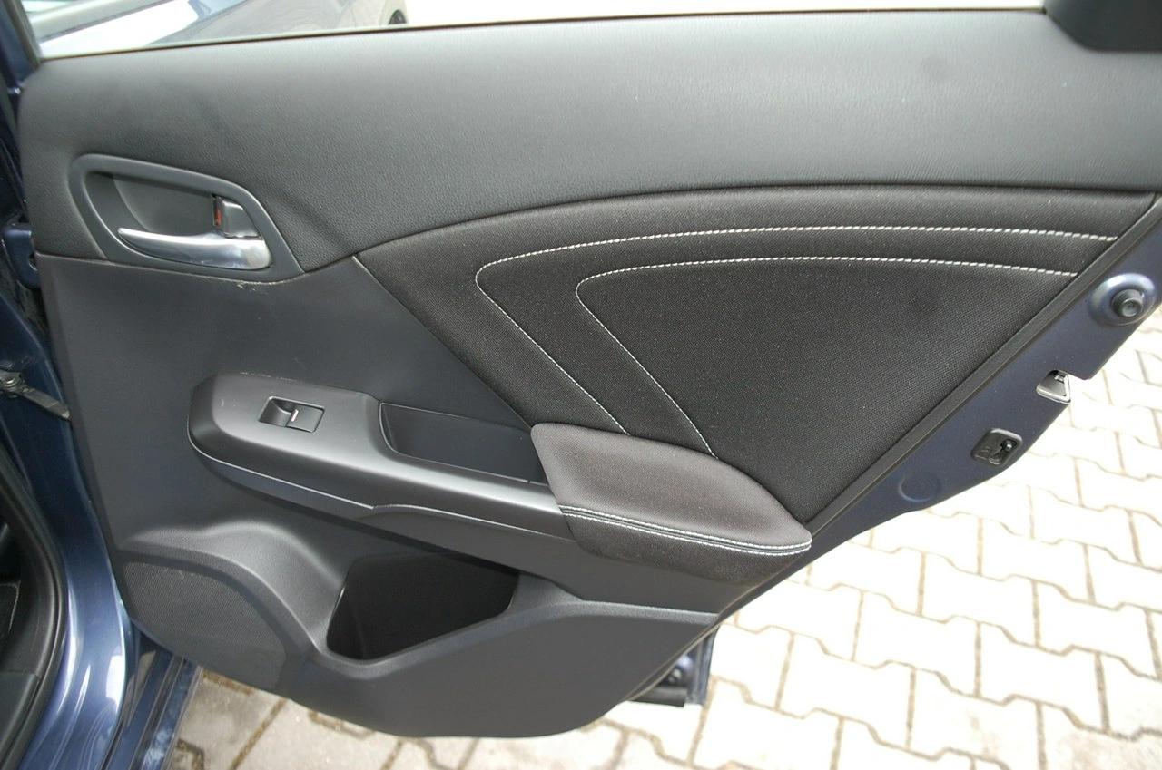 Honda Civic - Zdjęcie 30