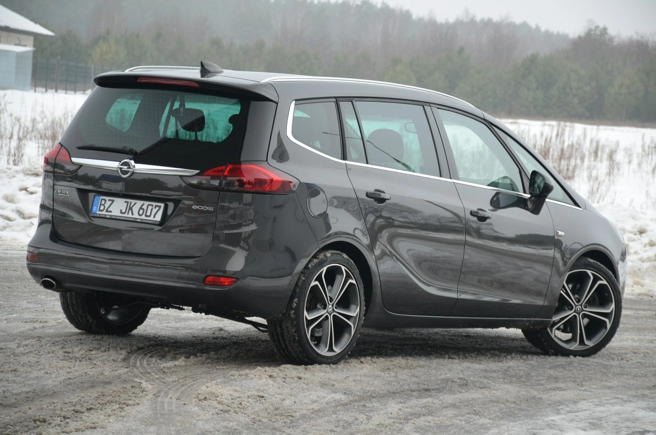 Opel Zafira - Zdjęcie 9
