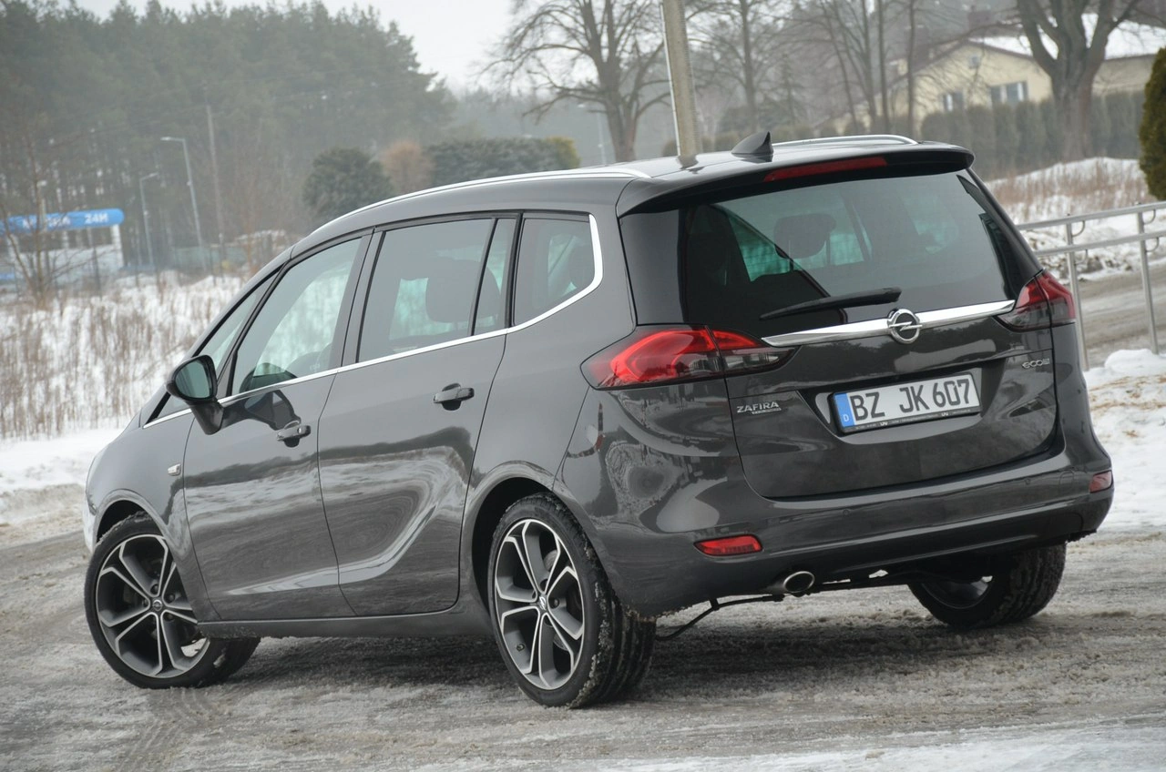 Opel Zafira - Zdjęcie 10