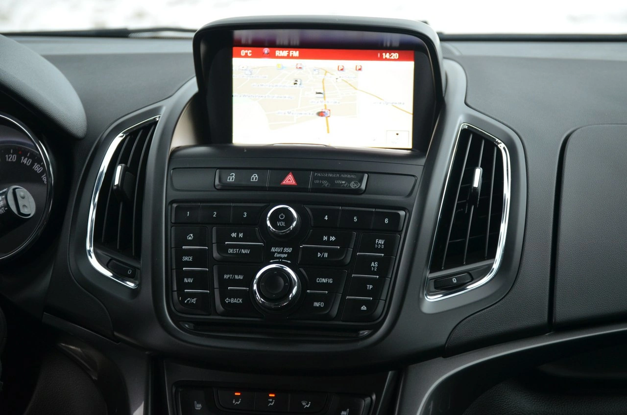 Opel Zafira - Zdjęcie 16