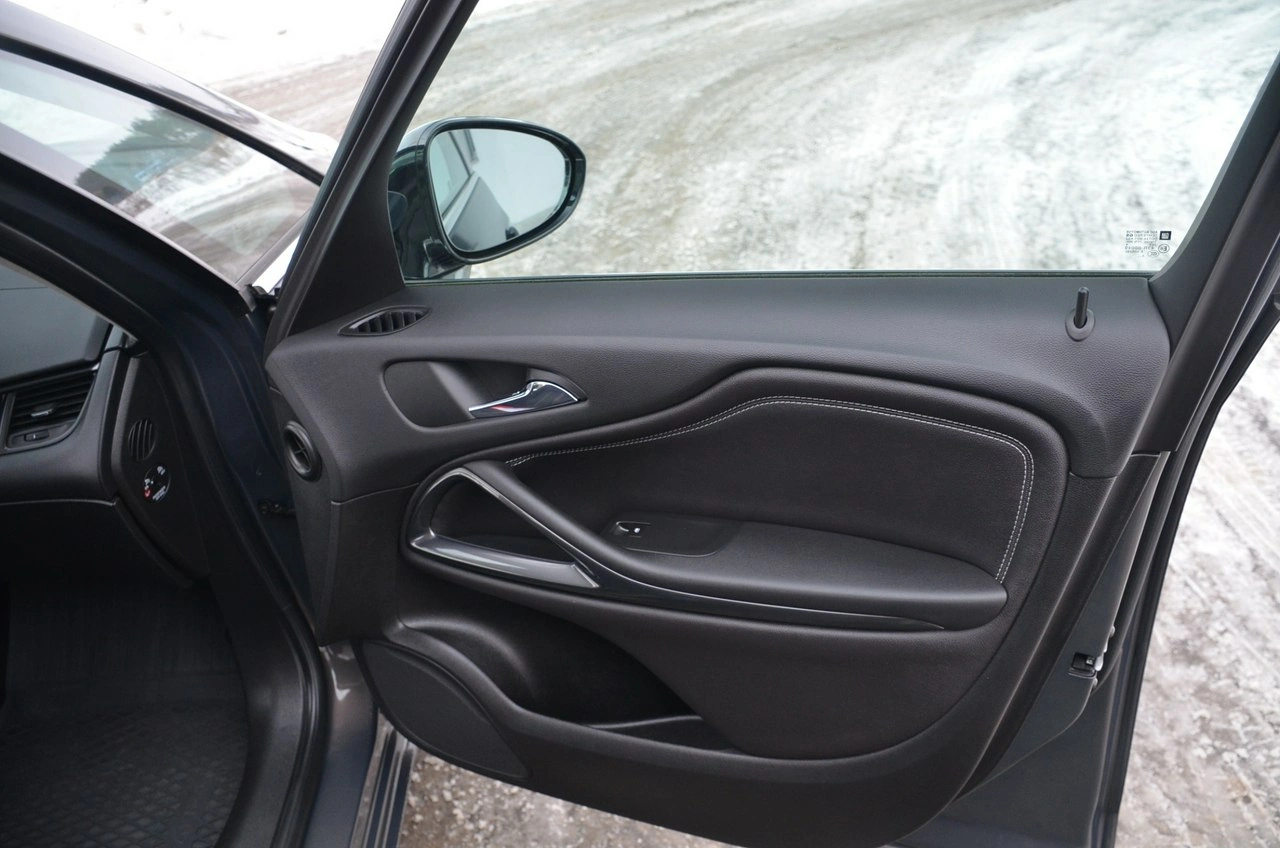 Opel Zafira - Zdjęcie 20
