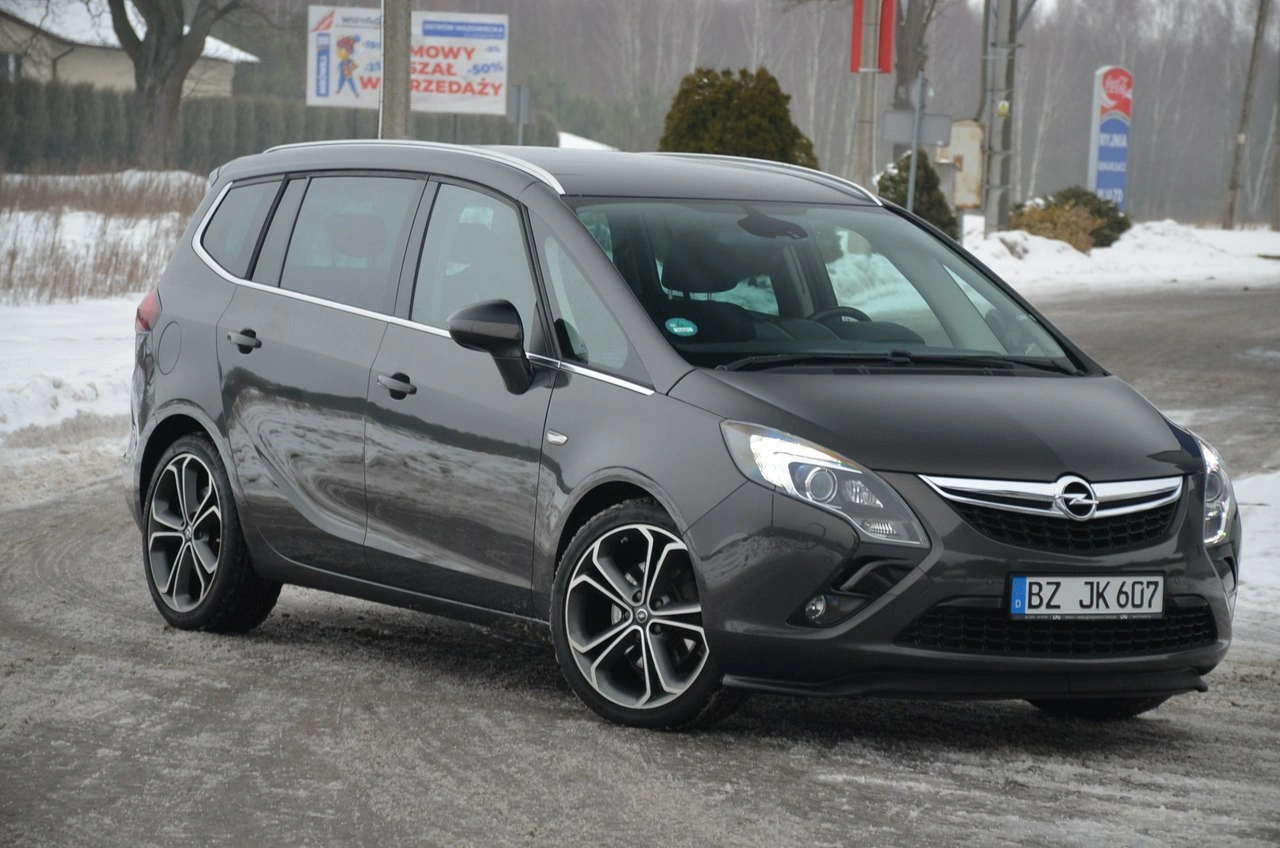 Opel Zafira - Zdjęcie 2