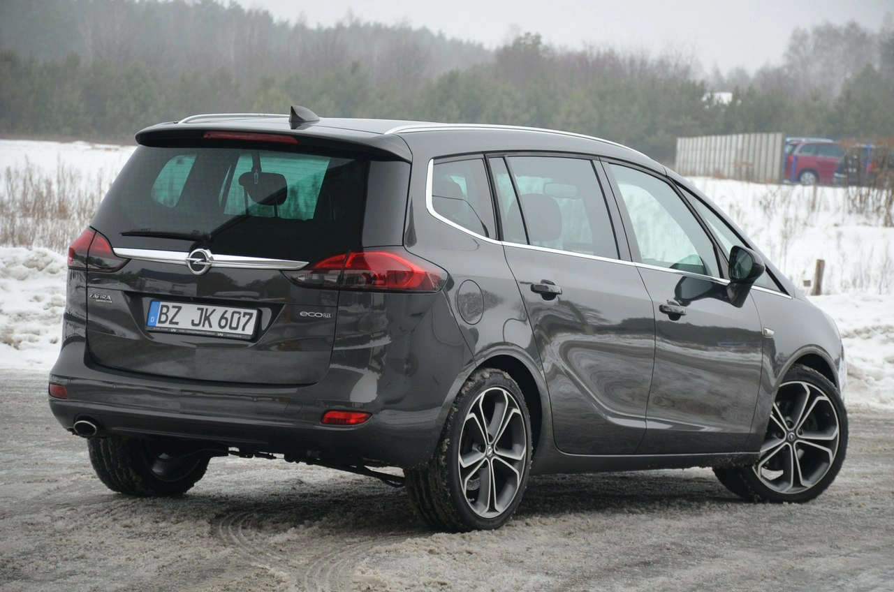 Opel Zafira - Zdjęcie 8