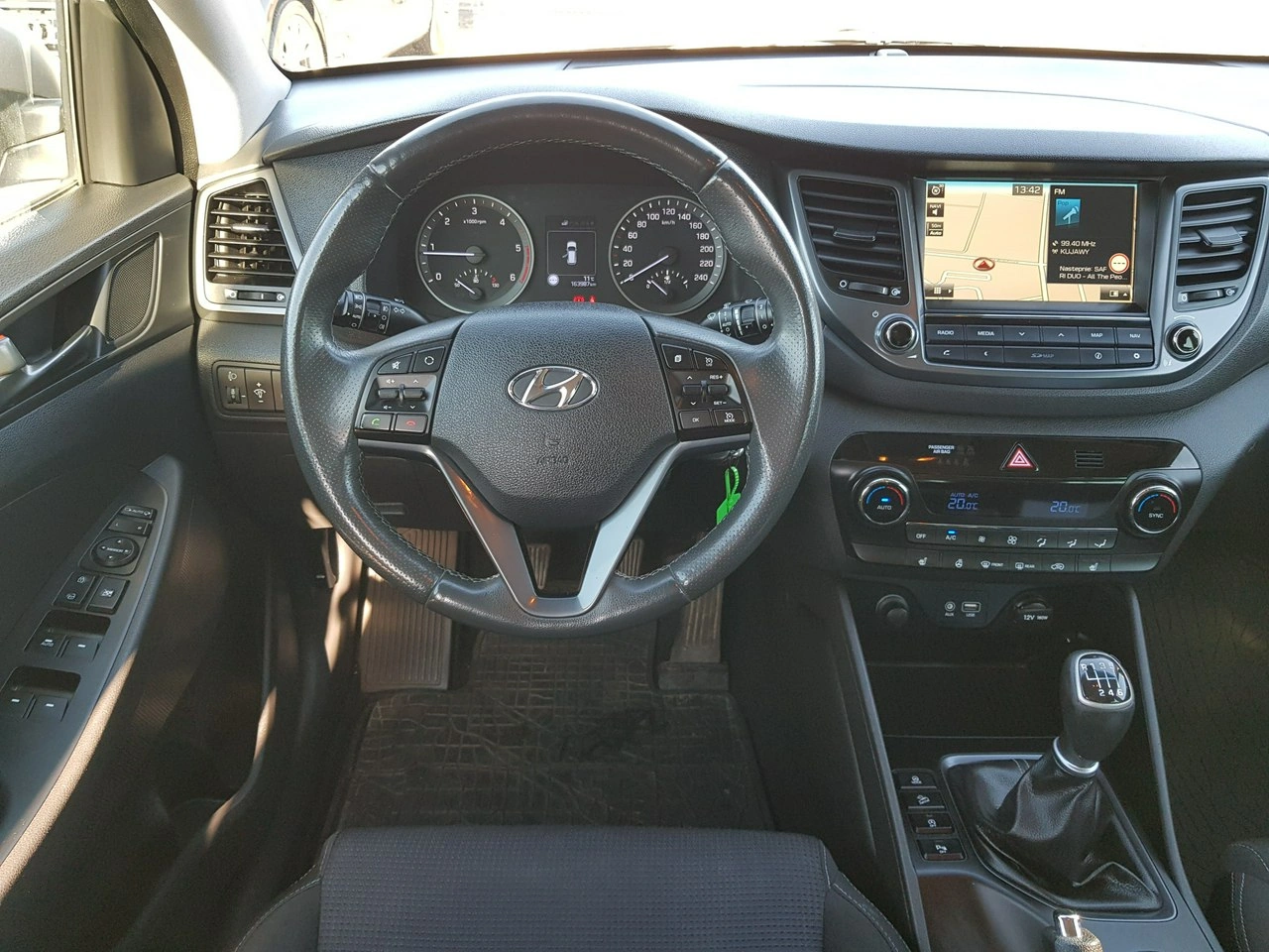 Hyundai Tucson - Zdjęcie 12