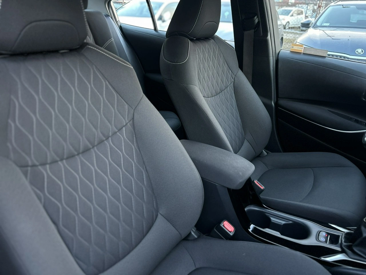 Toyota Corolla - Zdjęcie 11