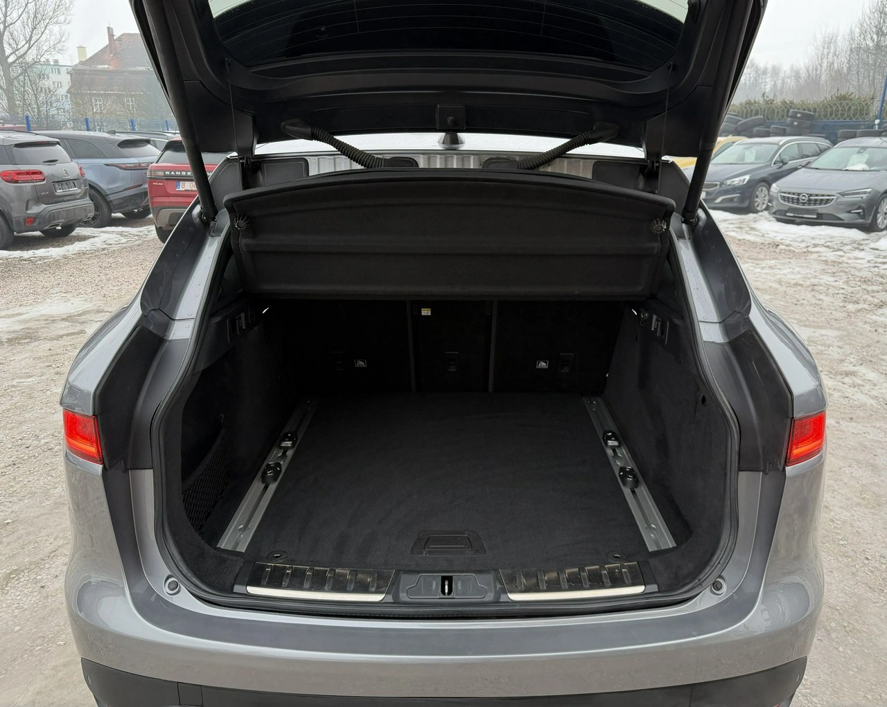 Jaguar F-Pace - Zdjęcie 37