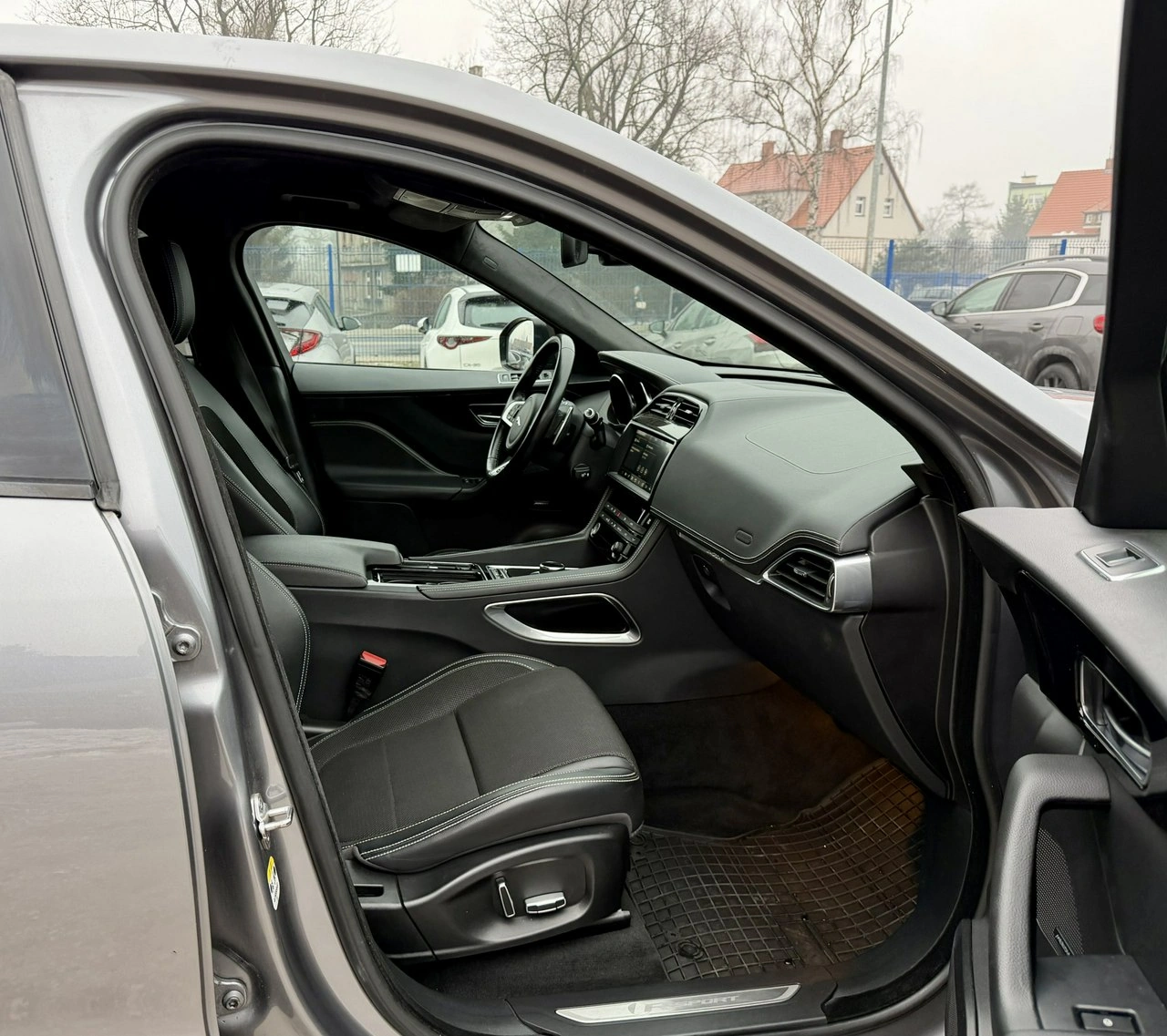 Jaguar F-Pace - Zdjęcie 11