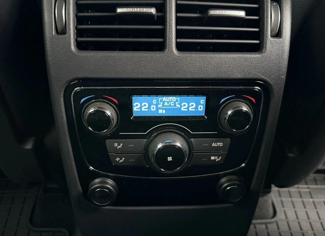 Jaguar F-Pace - Zdjęcie 17