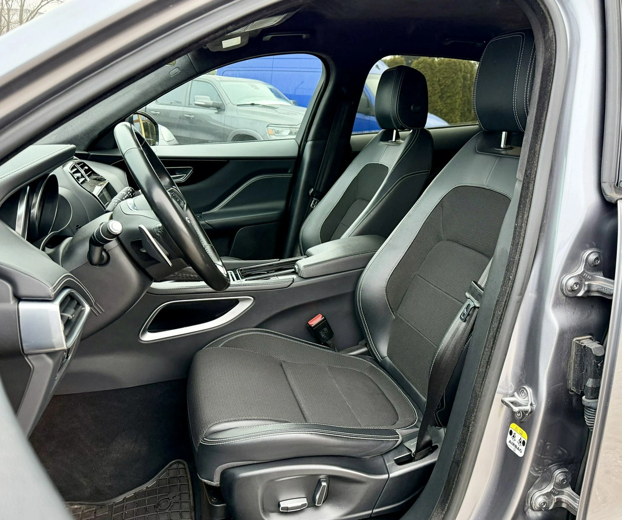 Jaguar F-Pace - Zdjęcie 14