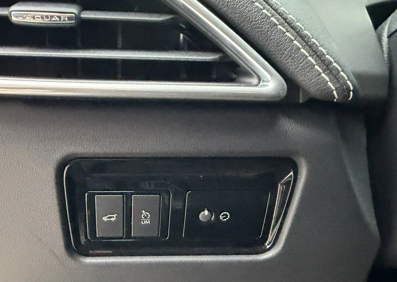 Jaguar F-Pace - Zdjęcie 21