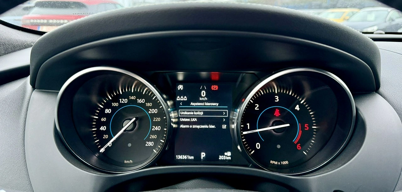 Jaguar F-Pace - Zdjęcie 23