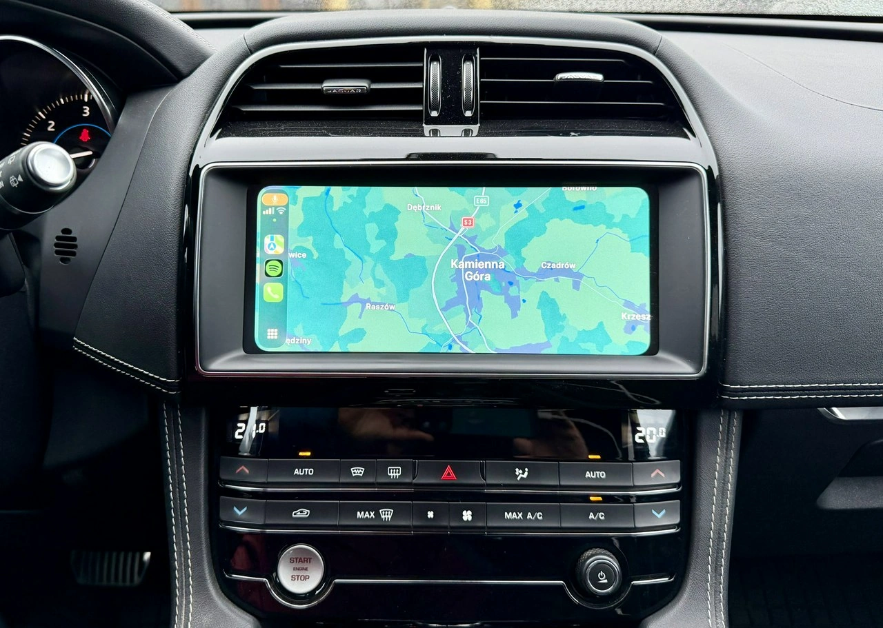 Jaguar F-Pace - Zdjęcie 32