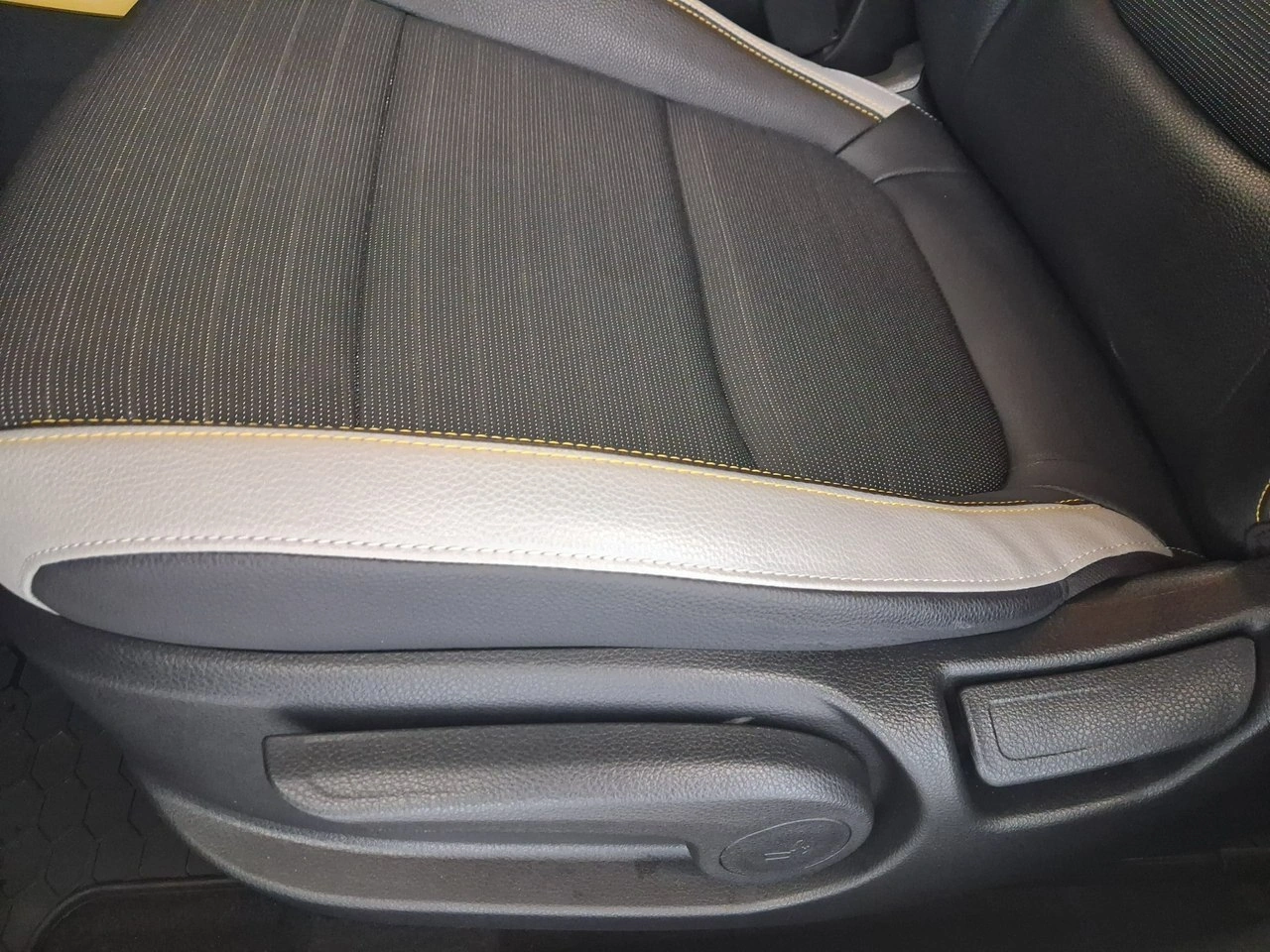 Kia Stonic - Zdjęcie 9