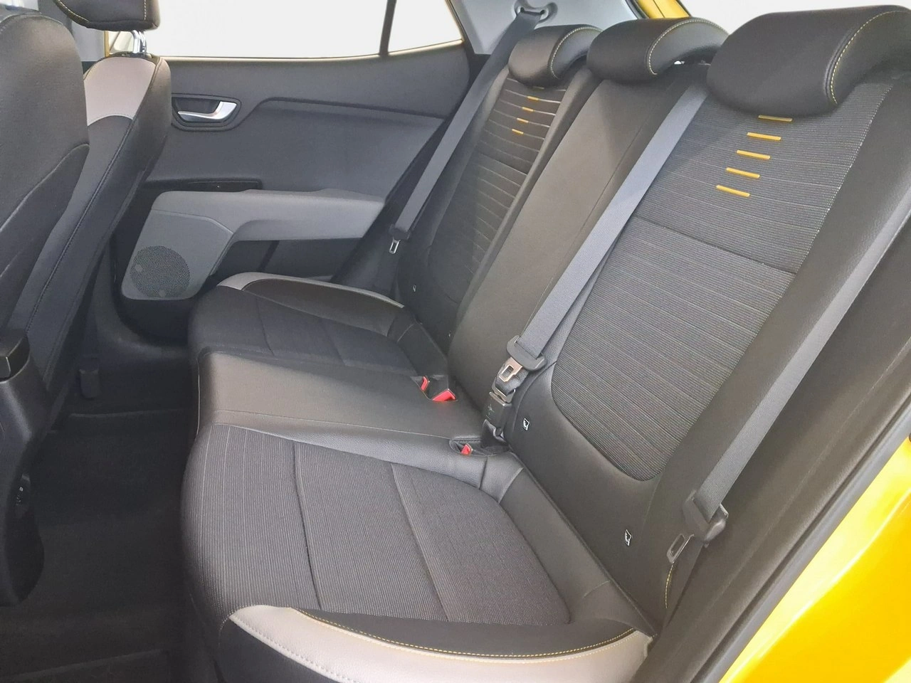 Kia Stonic - Zdjęcie 11