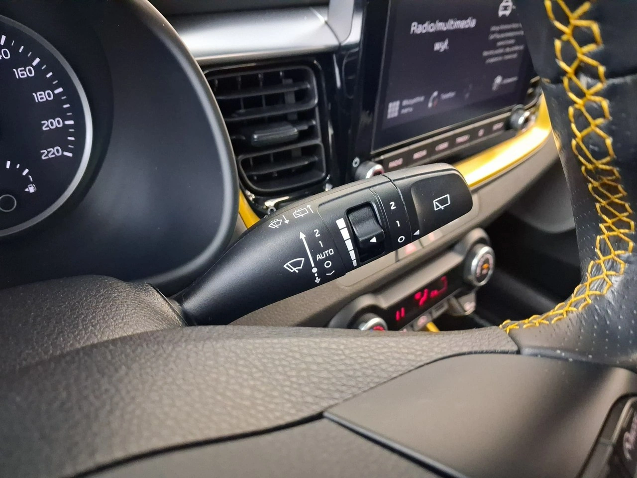 Kia Stonic - Zdjęcie 21