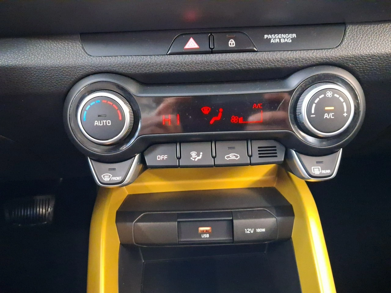 Kia Stonic - Zdjęcie 22