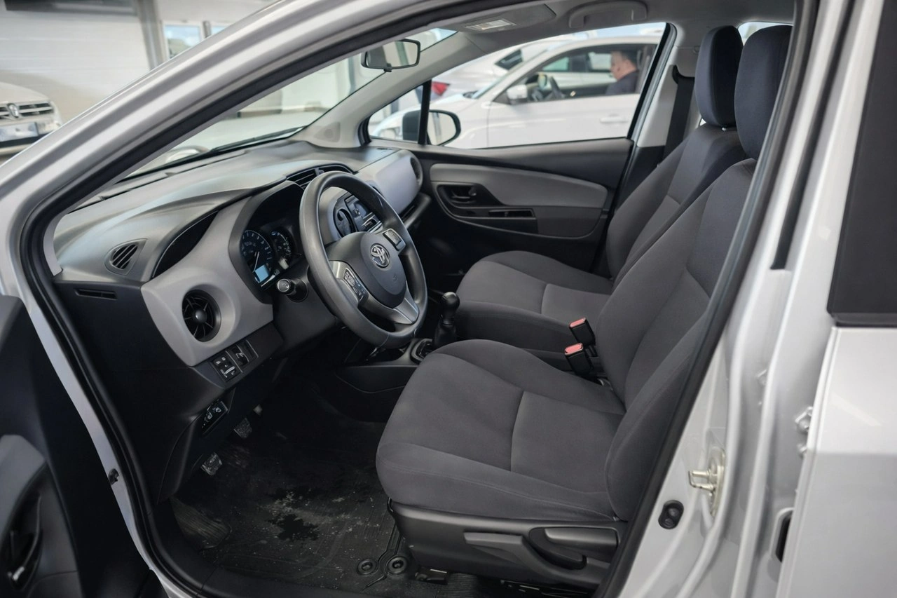 Toyota Yaris - Zdjęcie 4