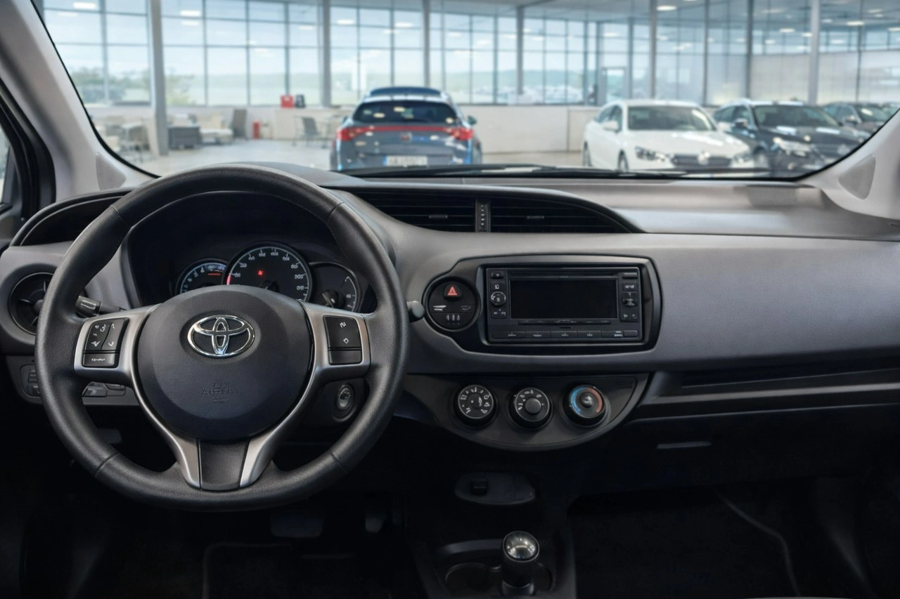Toyota Yaris - Zdjęcie 15