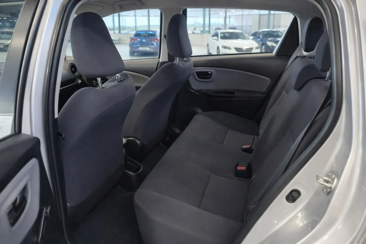 Toyota Yaris - Zdjęcie 16