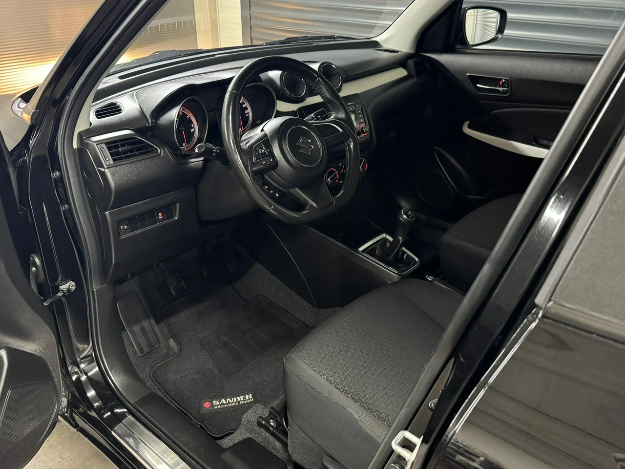 Suzuki Swift - Zdjęcie 9
