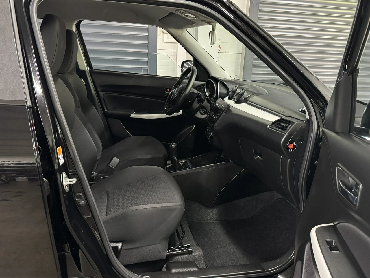 Suzuki Swift - Zdjęcie 12