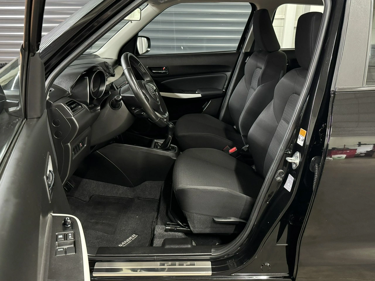 Suzuki Swift - Zdjęcie 8