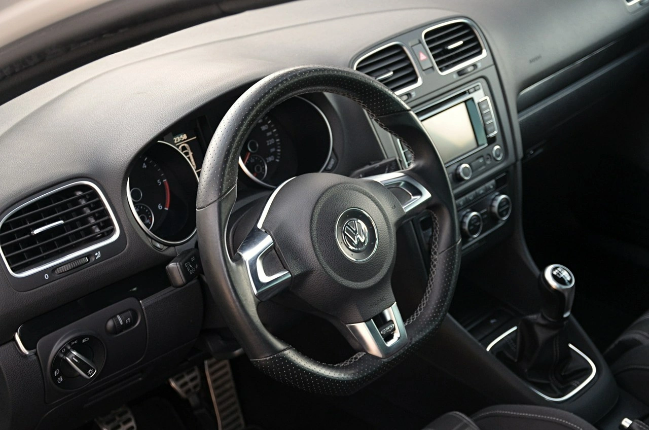 Volkswagen Golf - Zdjęcie 14