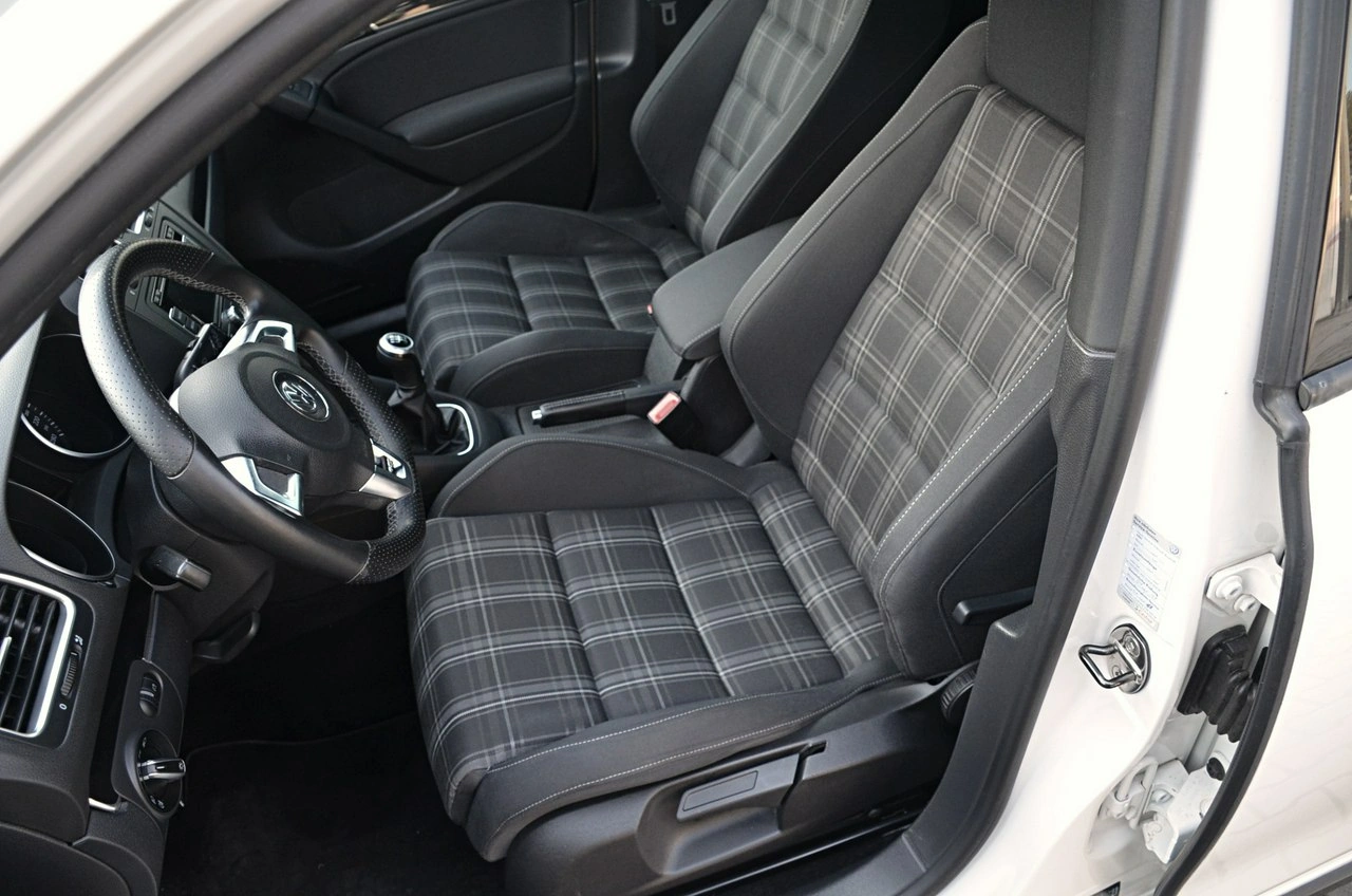 Volkswagen Golf - Zdjęcie 16