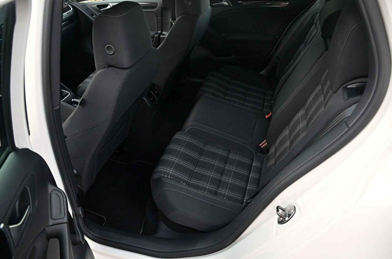 Volkswagen Golf - Zdjęcie 17