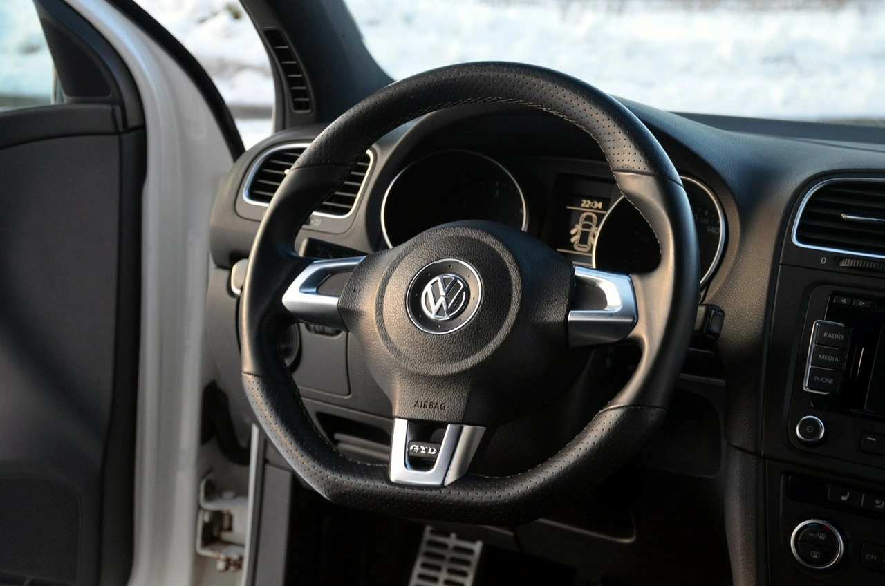 Volkswagen Golf - Zdjęcie 18