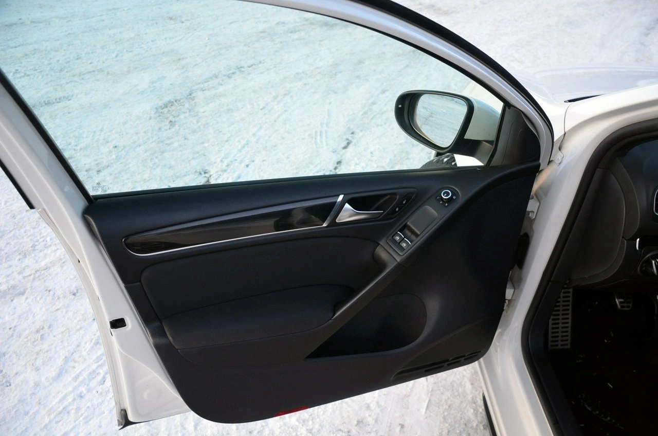 Volkswagen Golf - Zdjęcie 19