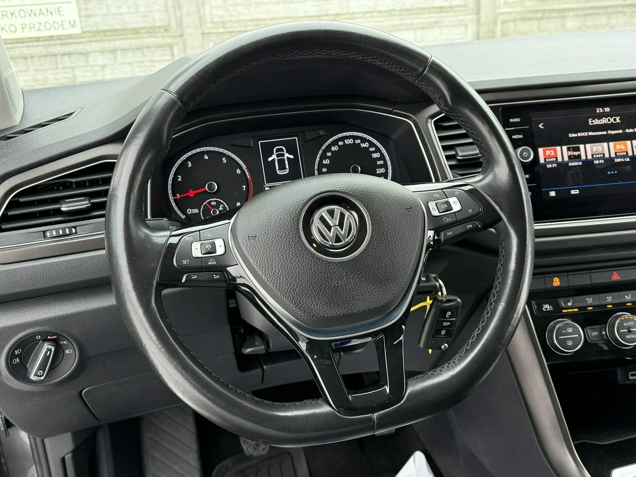 Volkswagen T-Roc - Zdjęcie 11
