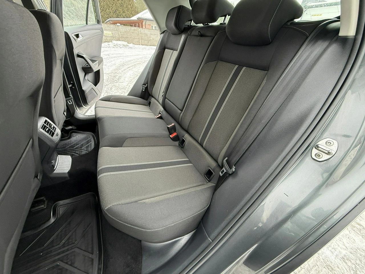 Volkswagen T-Roc - Zdjęcie 20