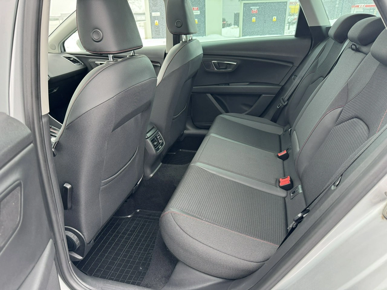 Seat Leon - Zdjęcie 30