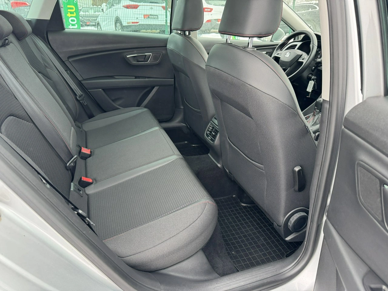 Seat Leon - Zdjęcie 31