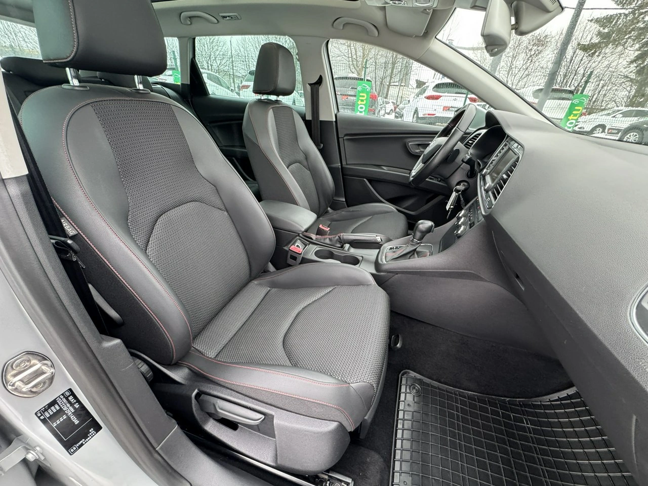 Seat Leon - Zdjęcie 33