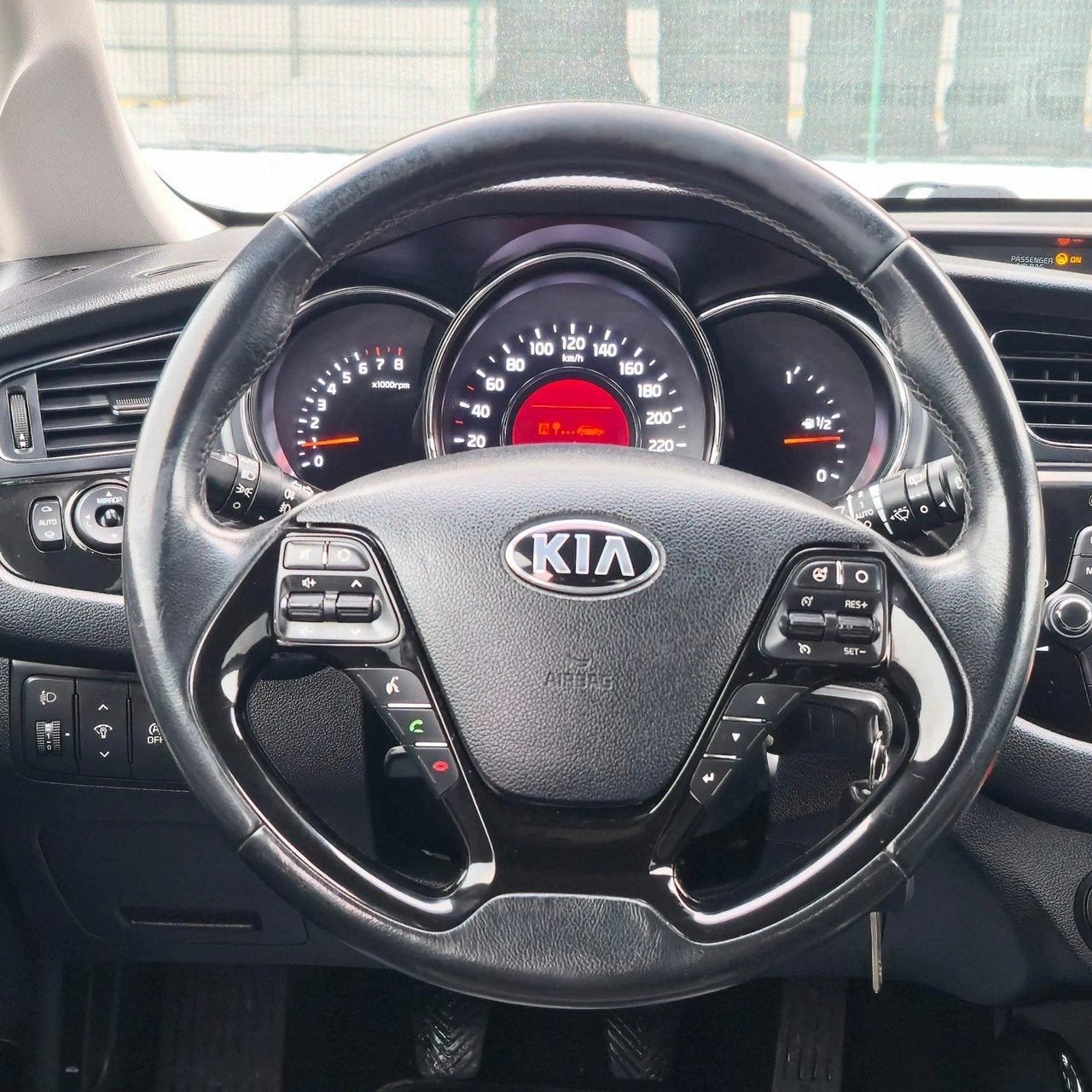 Kia Ceed - Zdjęcie 23