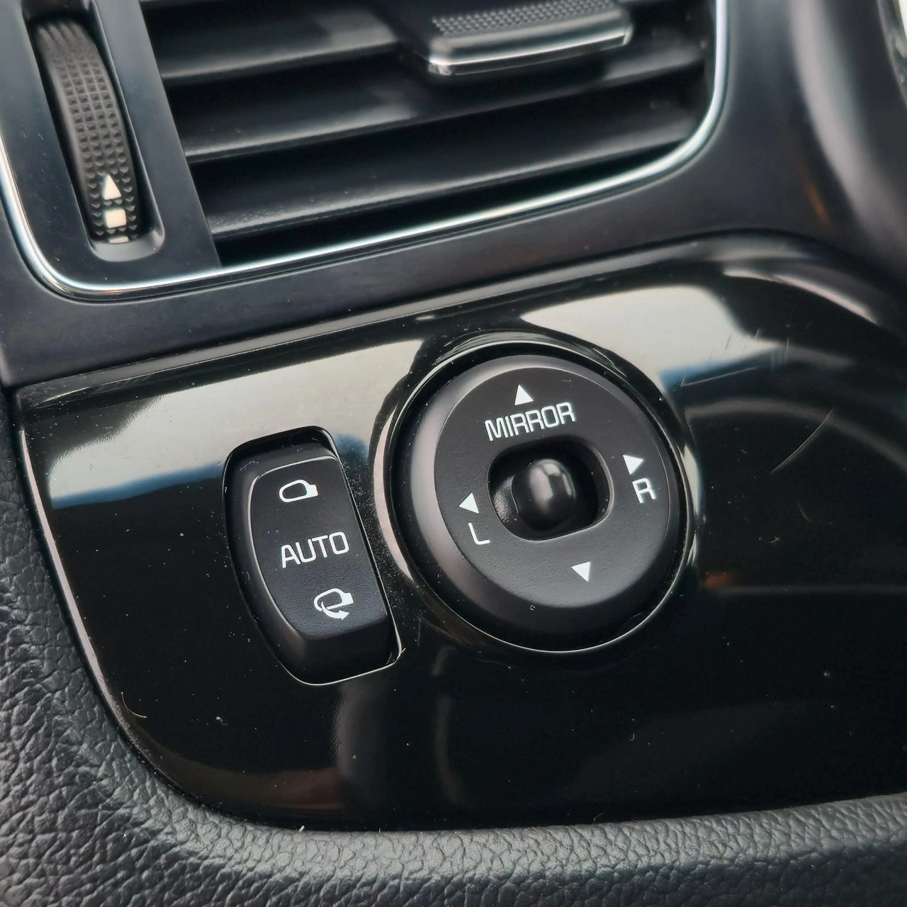 Kia Ceed - Zdjęcie 25