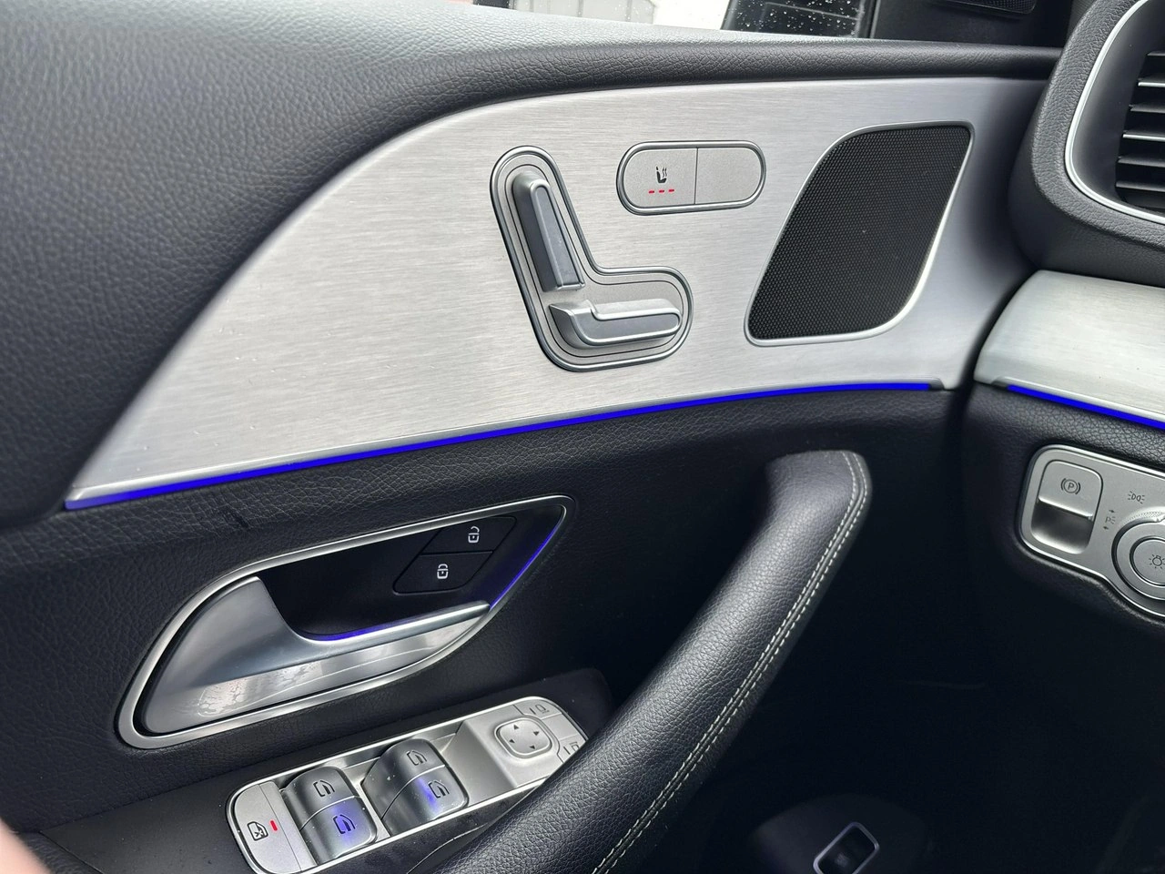 Mercedes GLE 300 - Zdjęcie 25