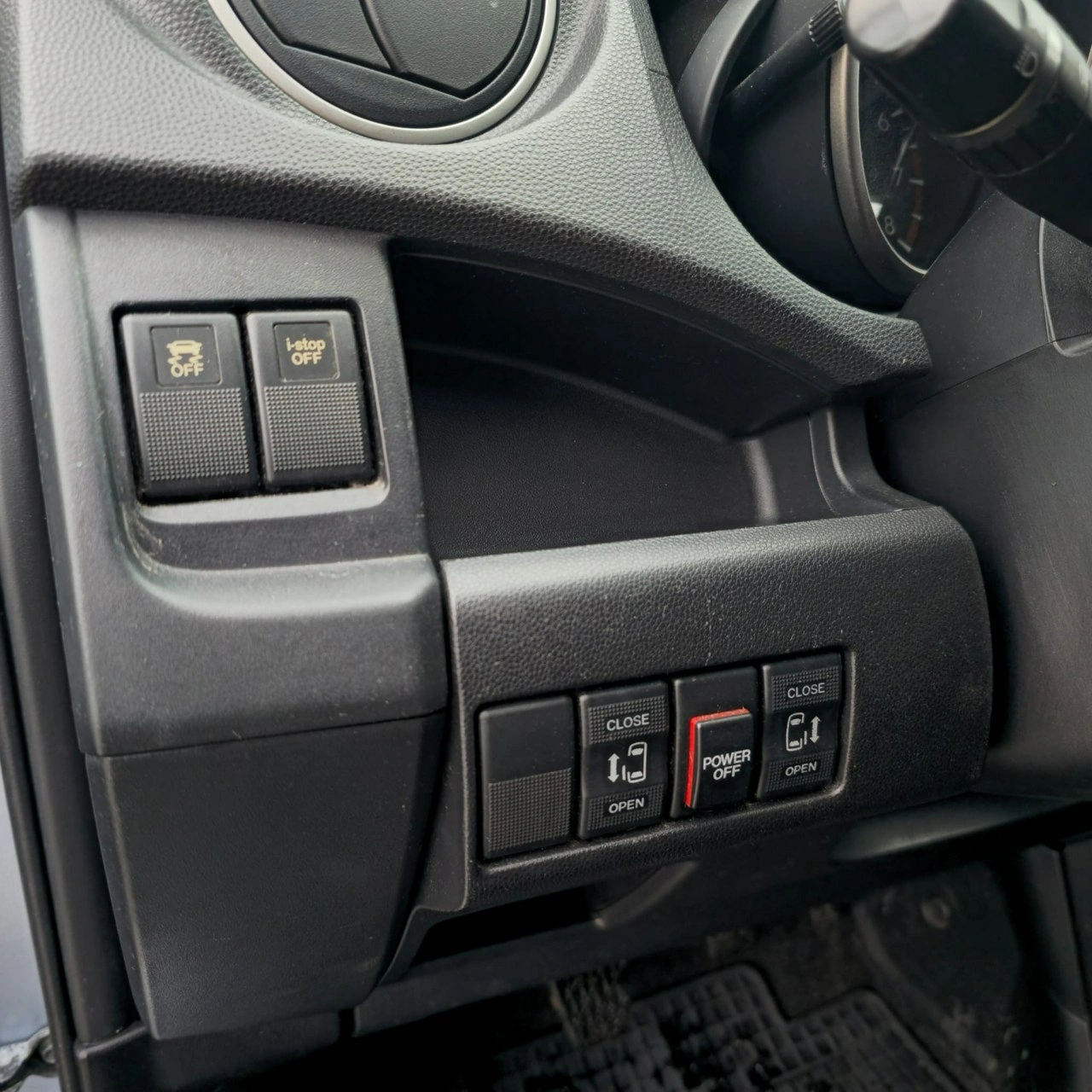 Mazda 5 - Zdjęcie 26