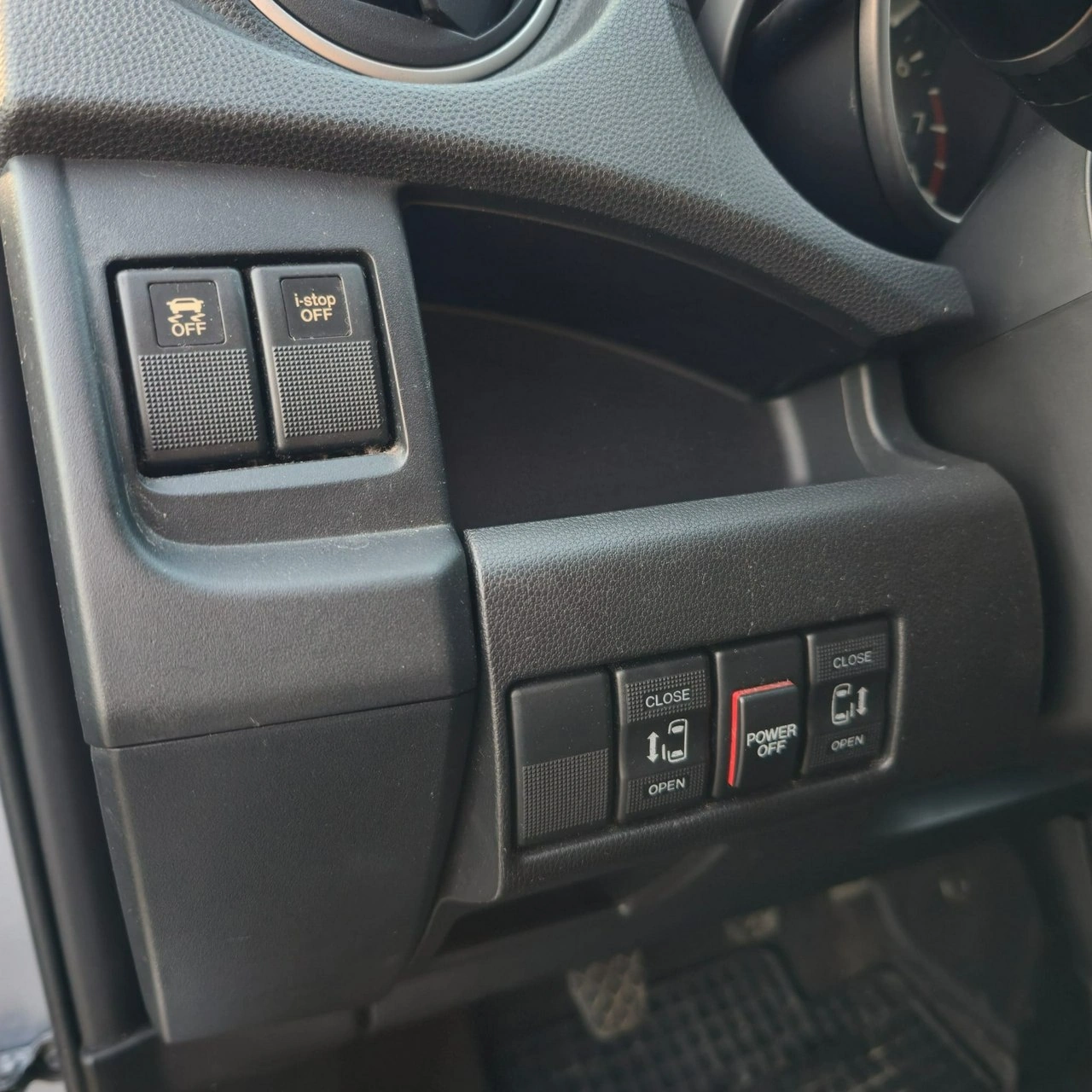 Mazda 5 - Zdjęcie 33