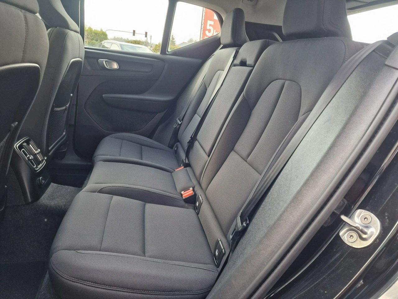 Volvo XC 40 - Zdjęcie 18