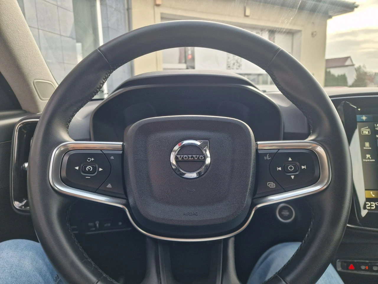 Volvo XC 40 - Zdjęcie 27