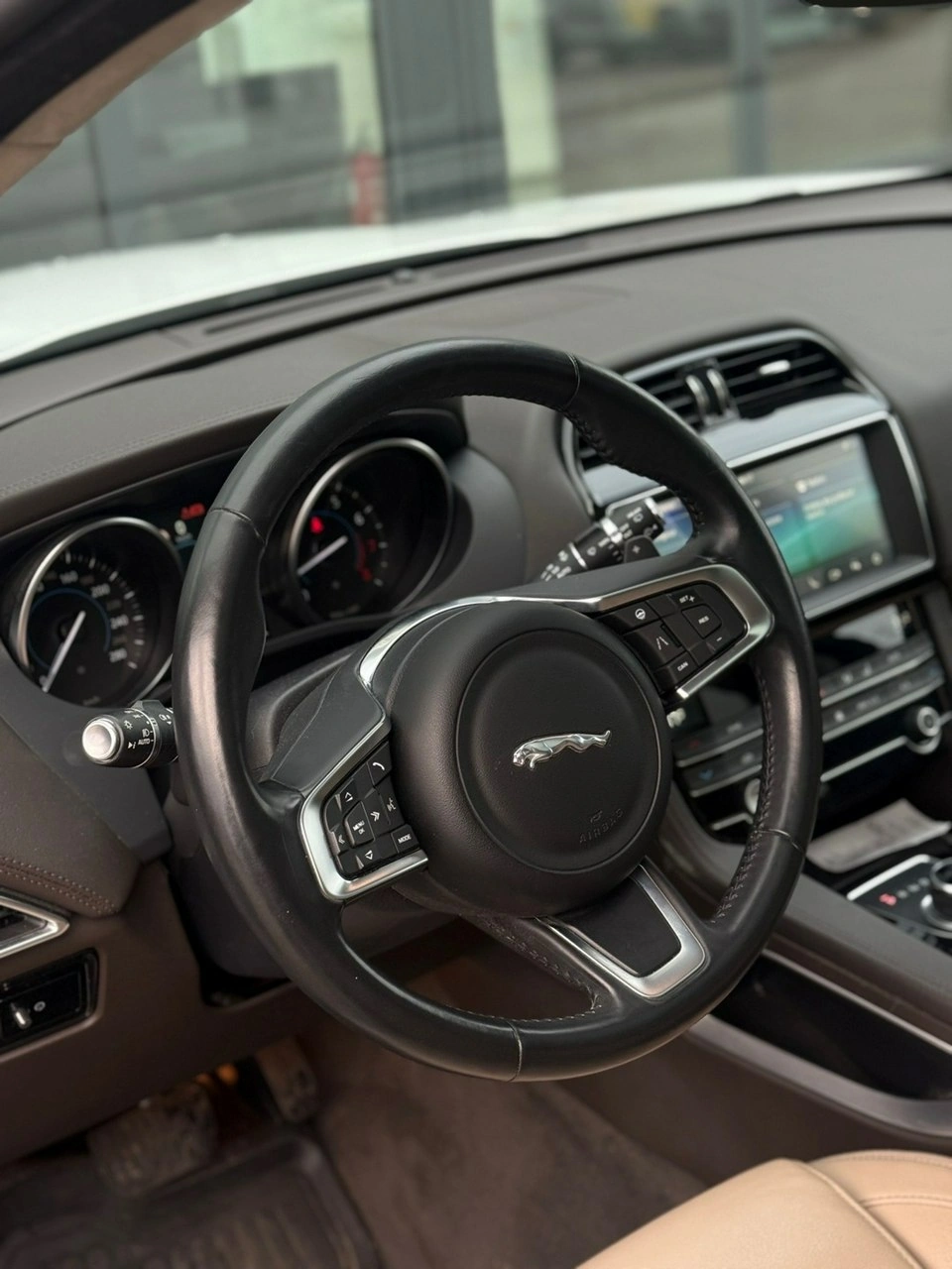 Jaguar F-Pace - Zdjęcie 14