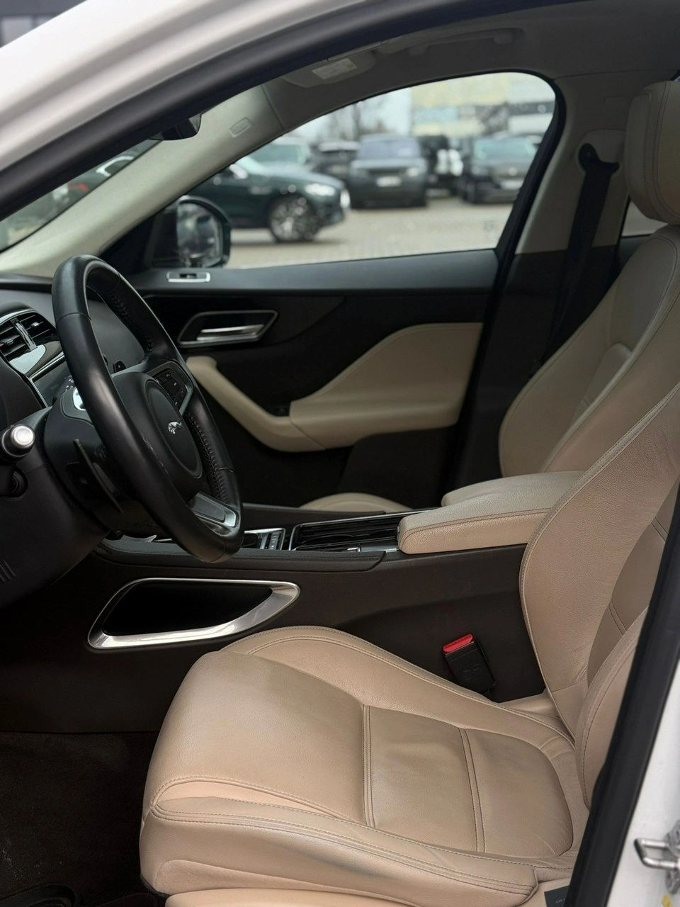 Jaguar F-Pace - Zdjęcie 15