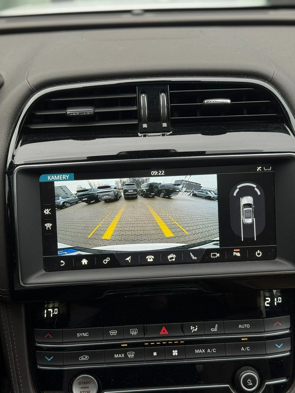 Jaguar F-Pace - Zdjęcie 25