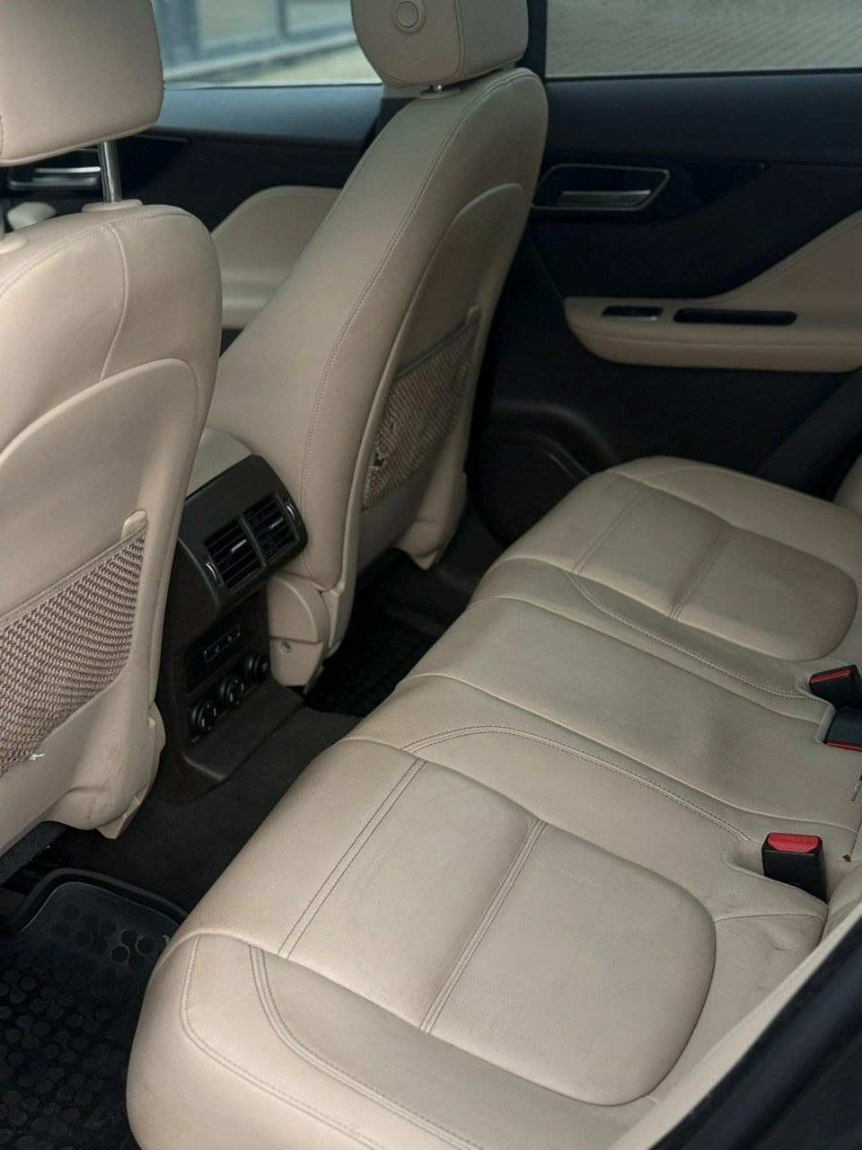 Jaguar F-Pace - Zdjęcie 30