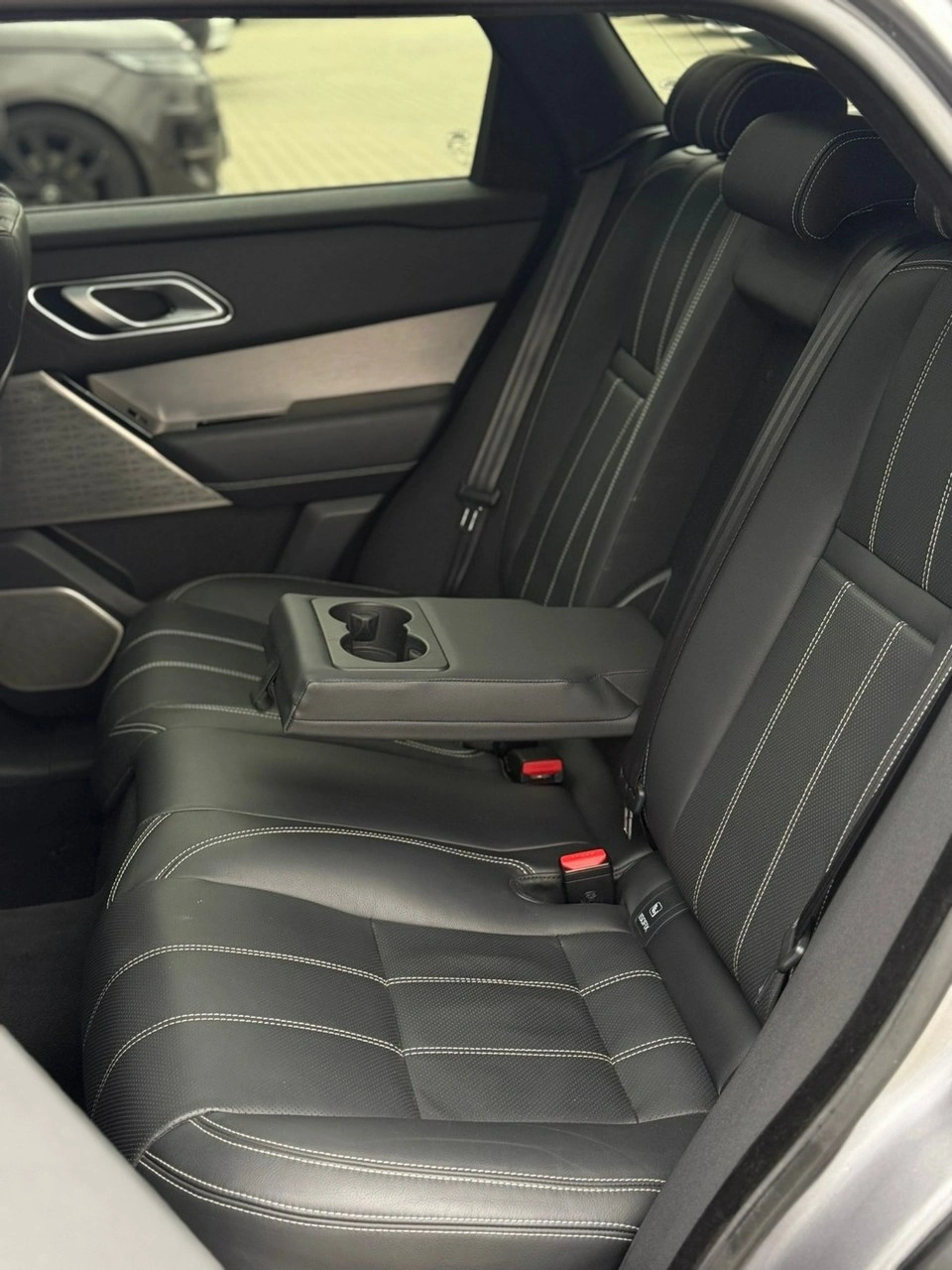 Land Rover Range Rover Velar - Zdjęcie 18
